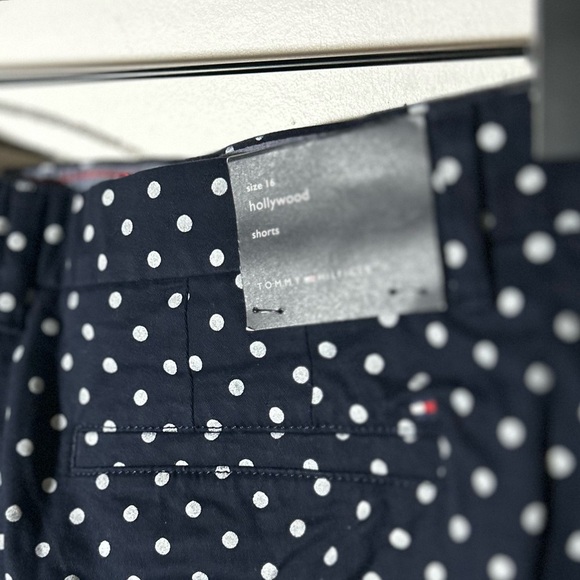 NEW Tommy Hilfiger Women’s Hollywood 5” Shorts, Navy w/White Polka Dot Size 16 - Picture 9 of 9
